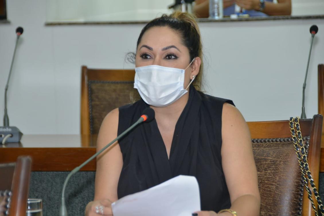 Luana Ribeiro defende a implantação do trabalho home office para servidores estaduais.