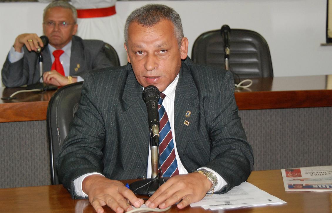 Deputado Iderval Silva (PMDB)