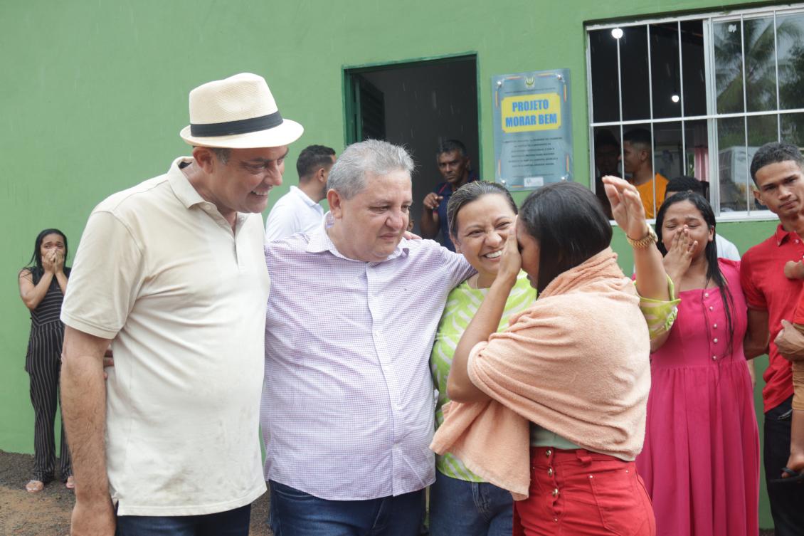 Entrega cinco unidades habitacionais em Palmeiras do Tocantins