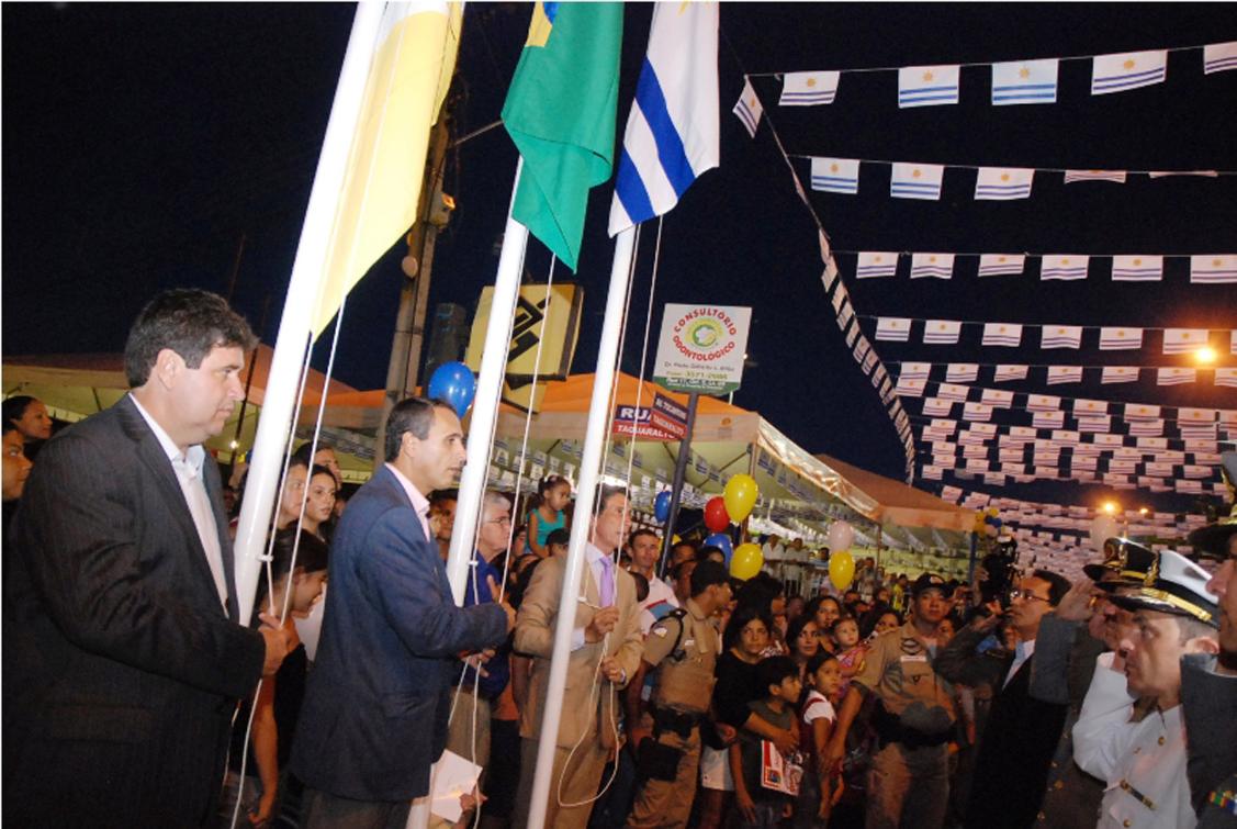 Júnior Coimbra hasteia Bandeira do Tocantins