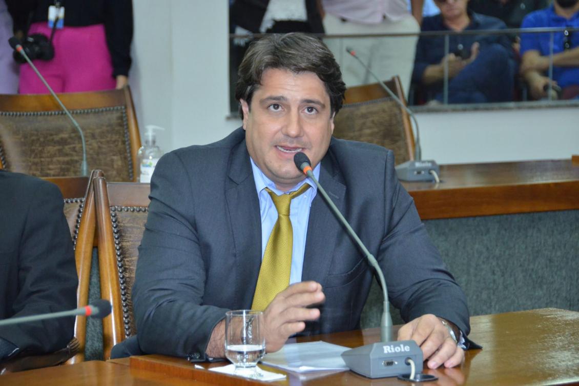 O deputado Eduardo Fortes  solicitou cobertura, iluminação e reforma do estádio Resendão em Gurupi 
