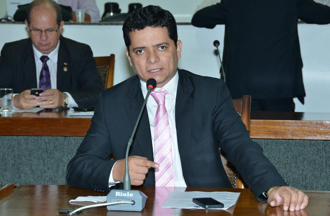 Deputado critica serviços prestados pela telefonia móvel no Tocantins