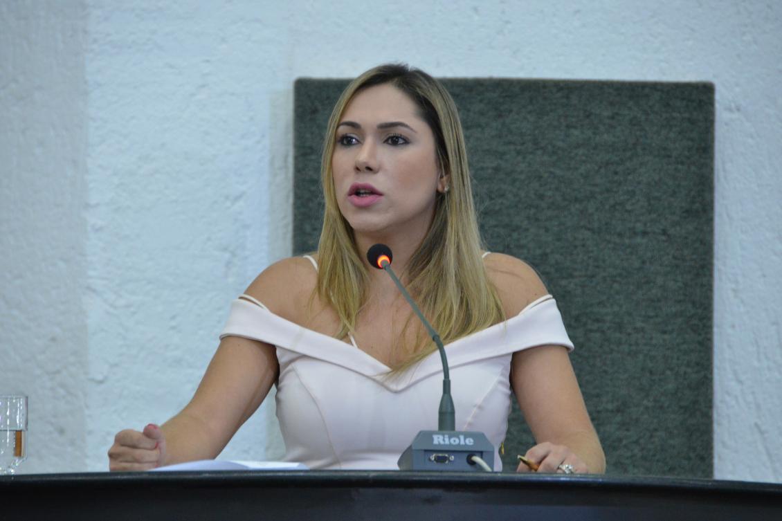 Luana Ribeiro defende transparência para população tocantinense.