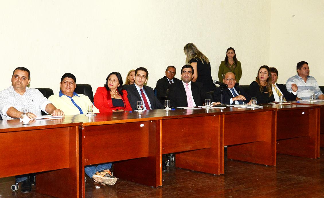 Deputados questionam decreto da Prefeitura de Palmas  