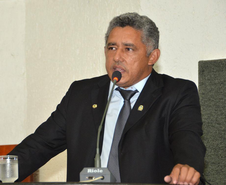 Deputado Cleiton Cardoso requer melhorias para municipios