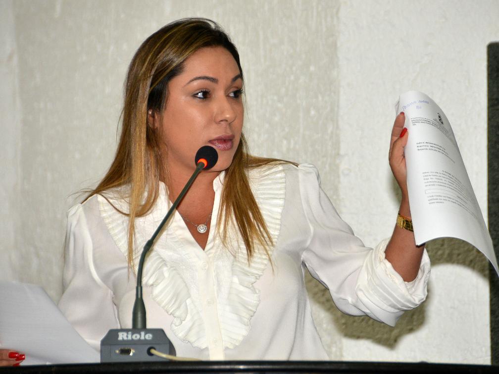 Luana Ribeiro quer governo cumprindo compromissos assumidos 
