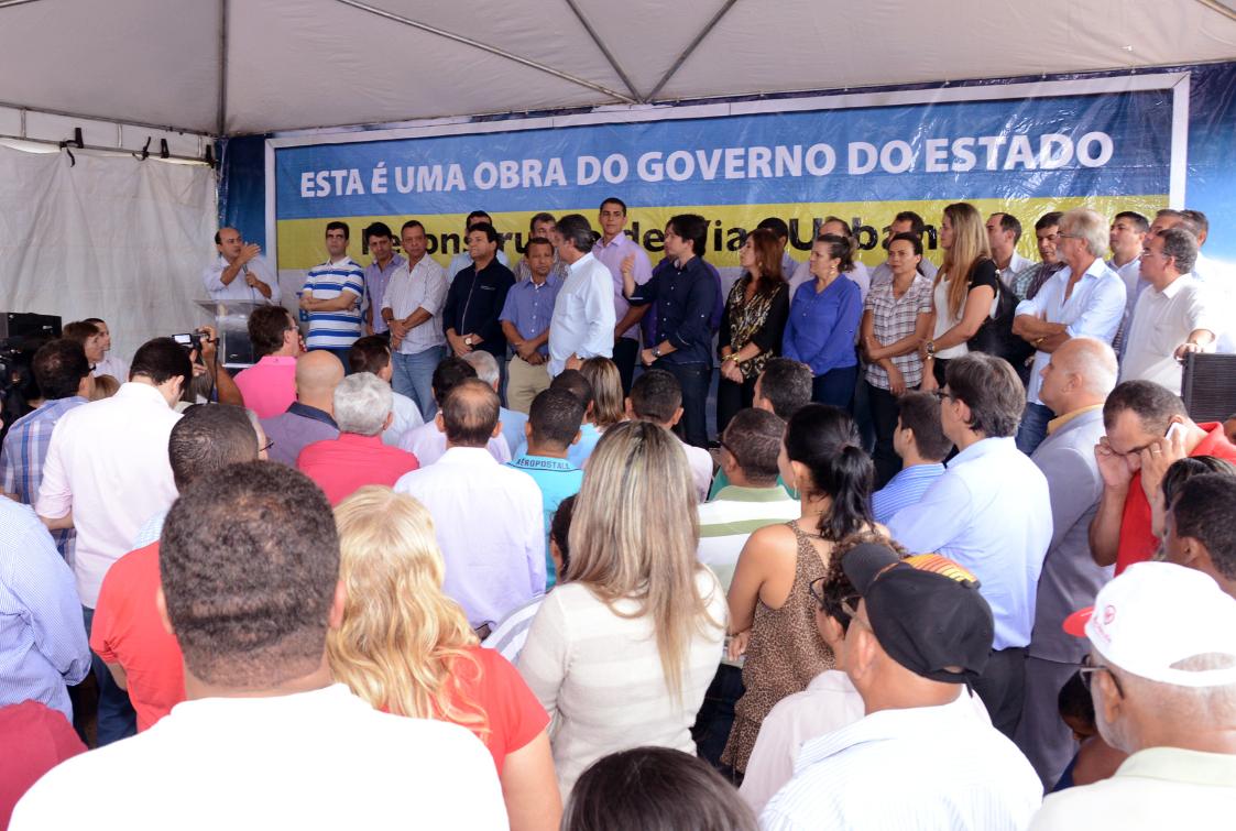 Deputados acompanham inicio de obras em Porto Nacional