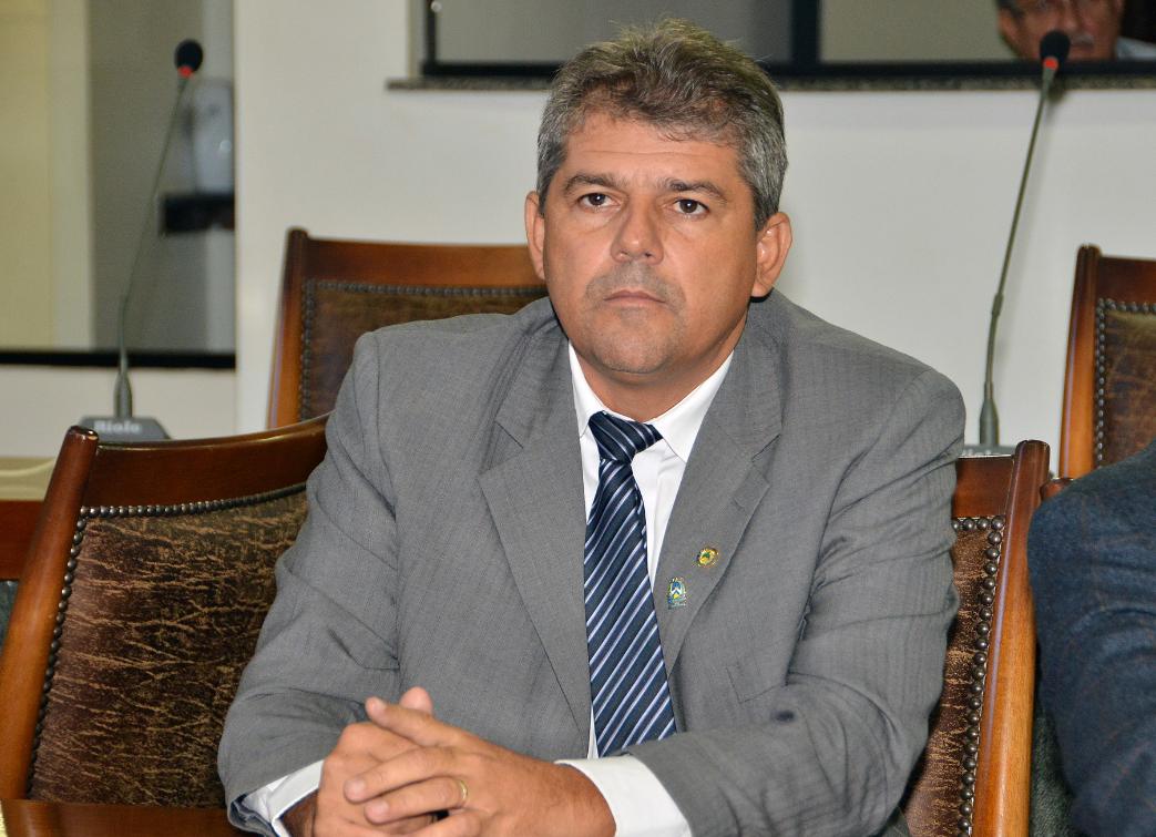 Deputado Júnior Evangelista solicita melhorias para região central do Tocantins