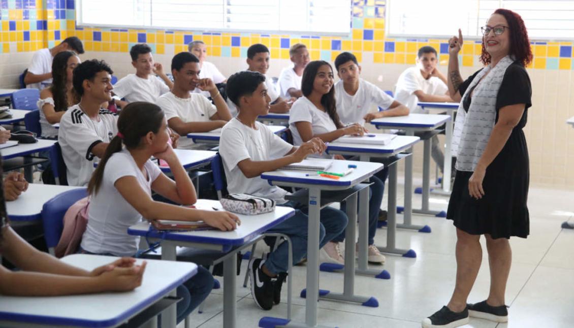 O programa deve ser realizado através de parceria entre estado e universidades