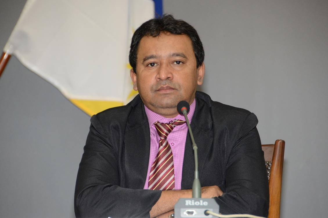 Deputado Elenil da Penha solicita urgência na instalação de buieiro em Araguaína