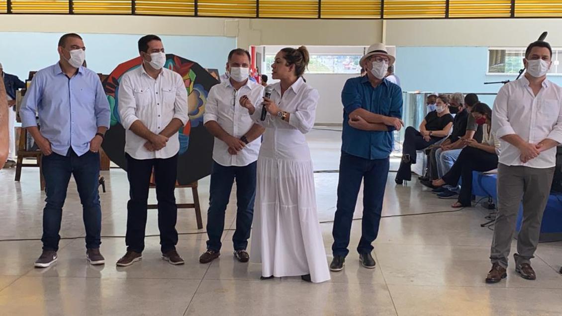 Deputada estadual comemora a entrega de mais uma obra em Araguaína. 
