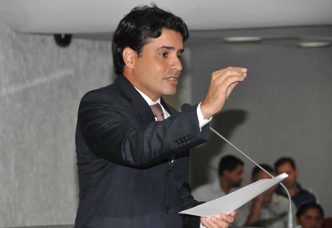 Marcelo Lelis contesta medidas do prefeito