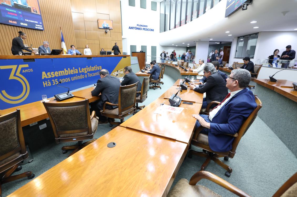 Propostas foram aprovadas na sessão matutina desta terça-feira, 10