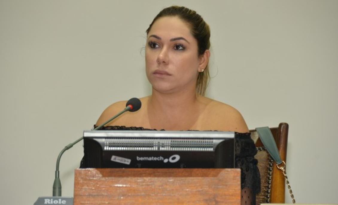 Deputada Luana Ribeiro trabalha em defesa dos direitos das mulheres tocantinenses.