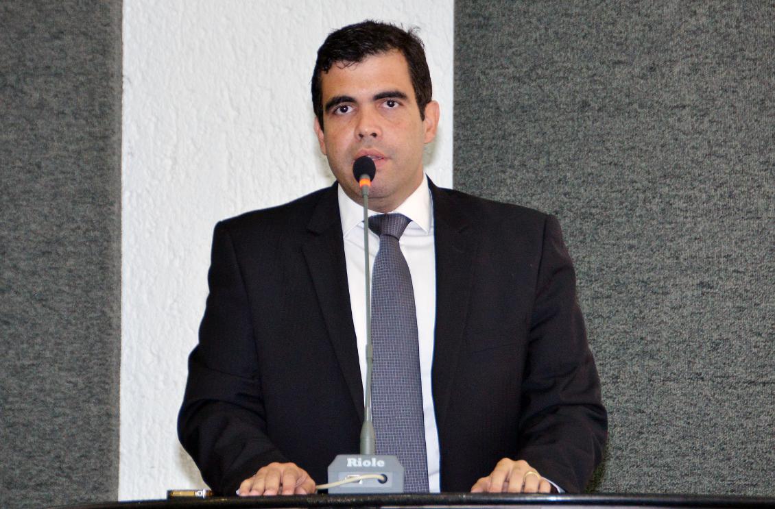 Deputado Ricardo Ayres discorda da postura da OAB-Tocantins nas eleições 