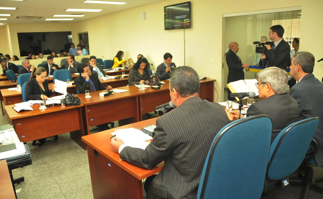 Emenda propõe R$ 2,2 milhões por deputado