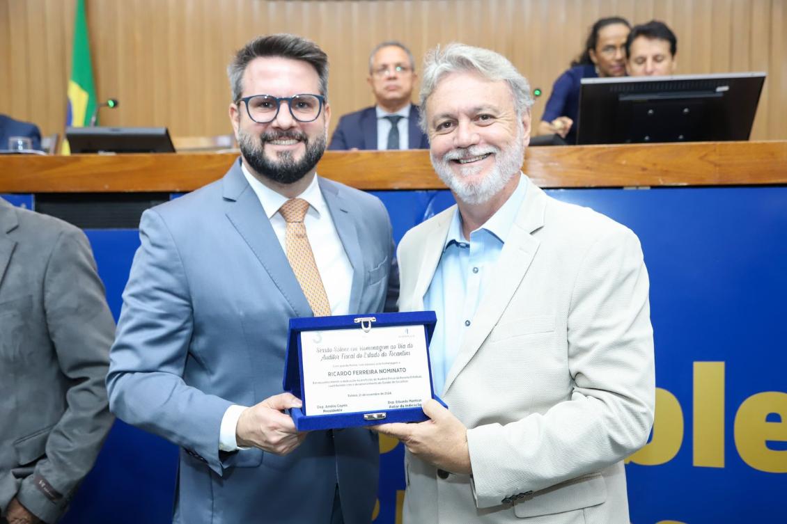 Mantoan com o seu homenageado pelo Dia do Auditor Fiscal