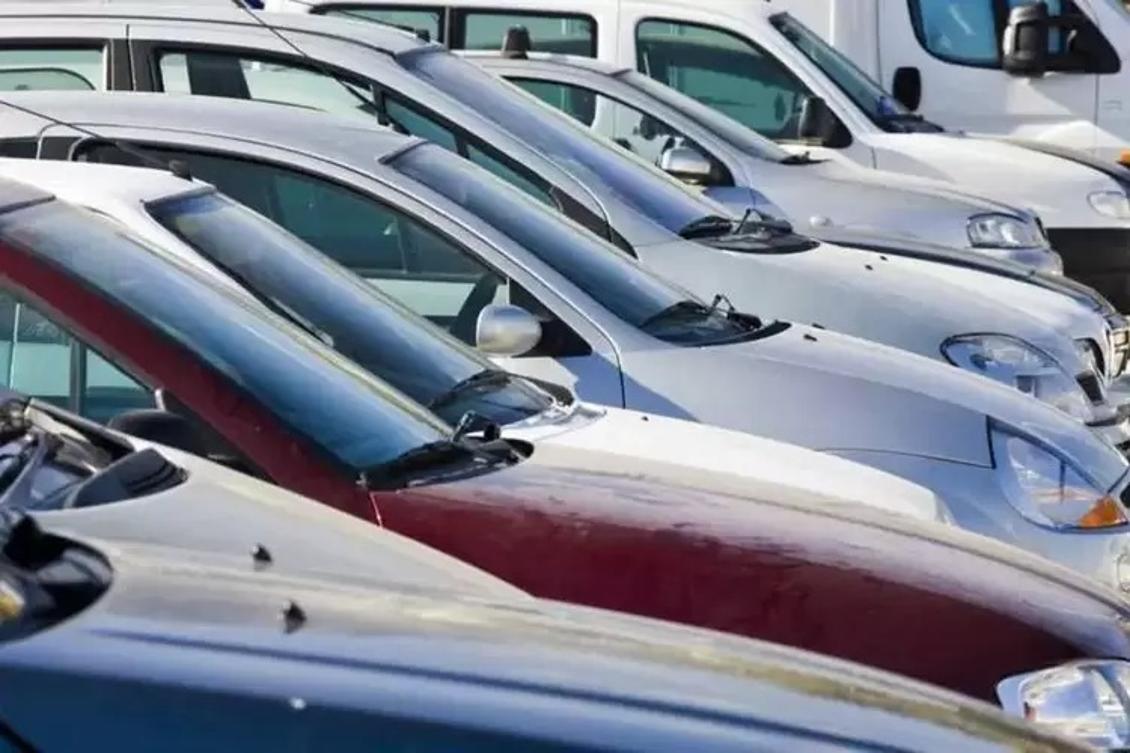 Iniciativa visa aliviar o ônus financeiro dos proprietários de automóveis mais antigos no estado.