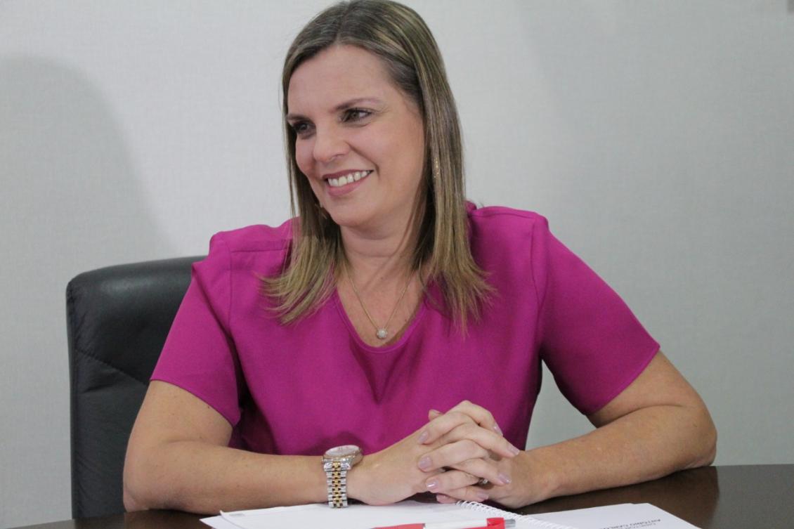 Claudia Lelis destina emenda parlamentar para compra de mamógrafo 