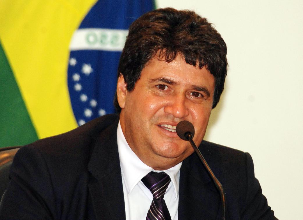 Júnior Coimbra é o presidente do Parlamento