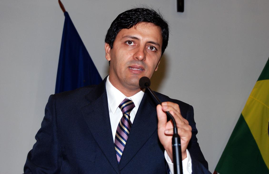 José Geraldo sugere gratuidade de taxas estaduais