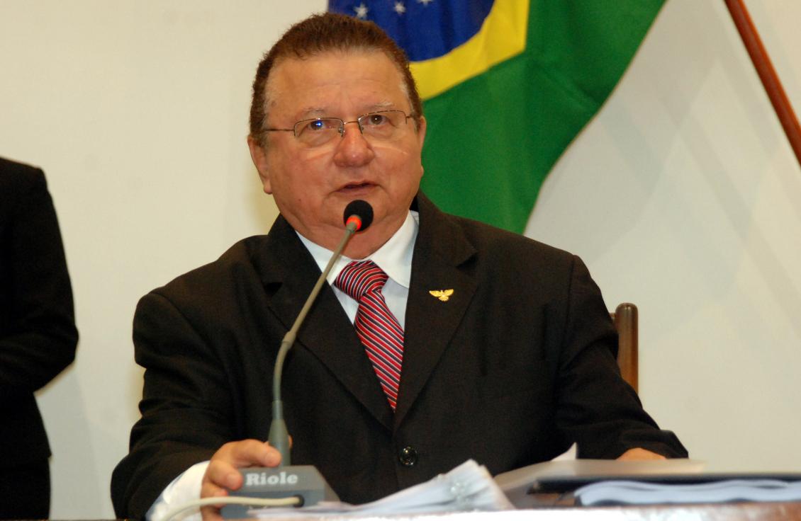 Renan Arimatéa durante leitura da mensagem