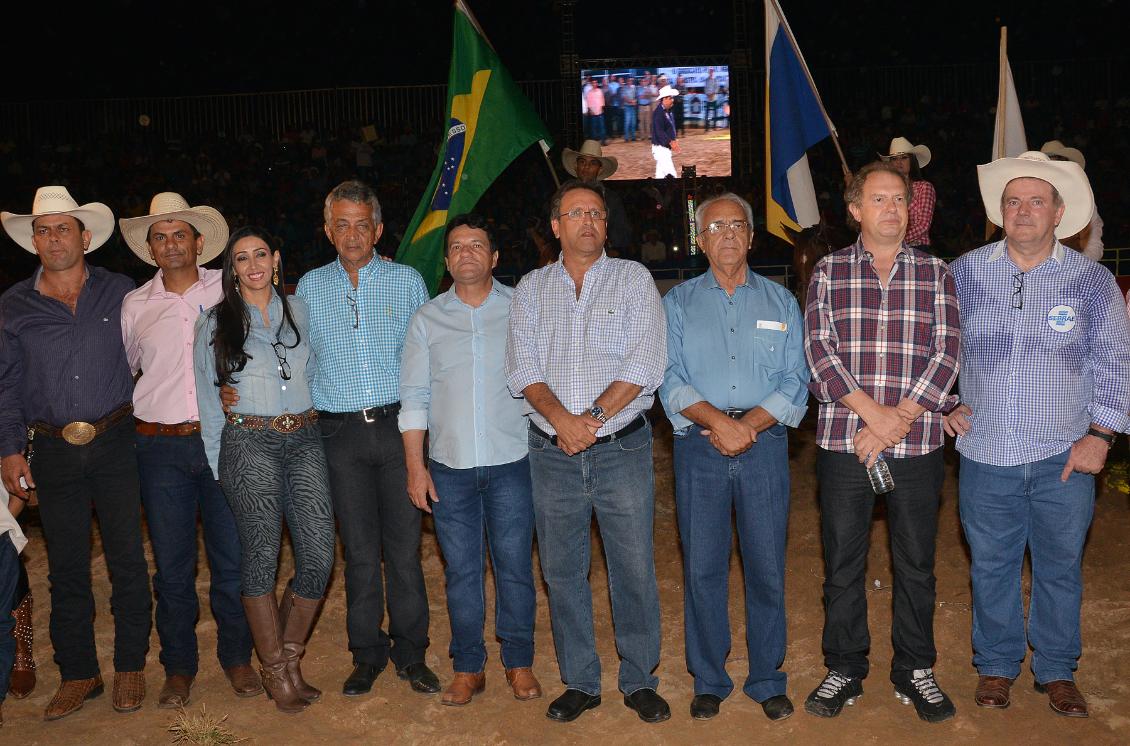 Presidente da AL prestigia abertura oficial da ExpoBrasil em Paraíso do Tocantins