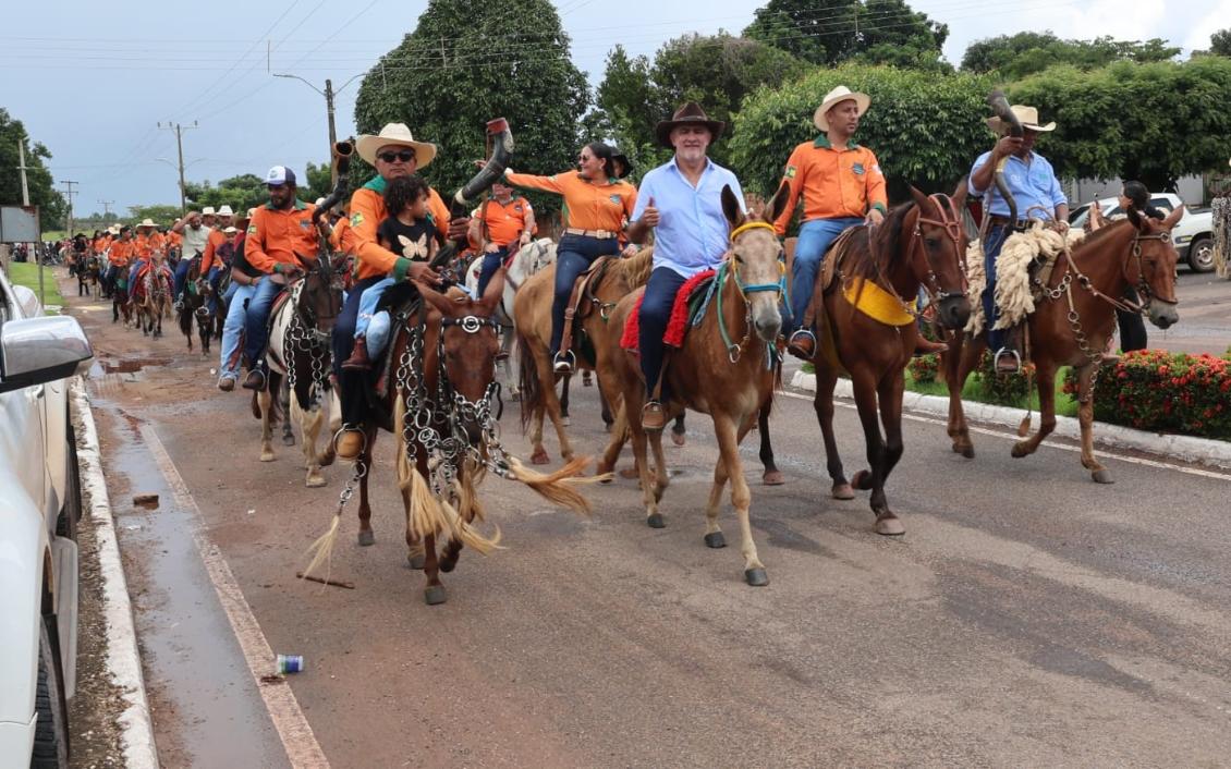 Dentre as festividades, a Cavalgada, evento tradicional no município