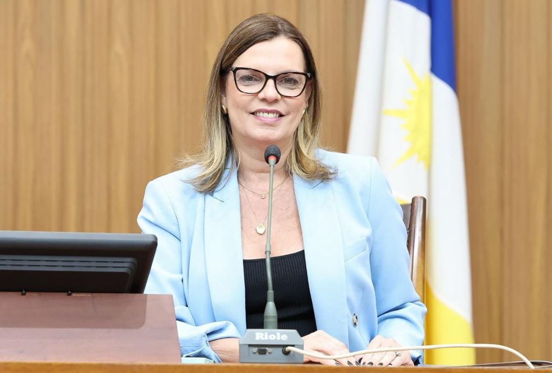 Claudia Lelis discursa sobre eleições e destaca papel o Governador 