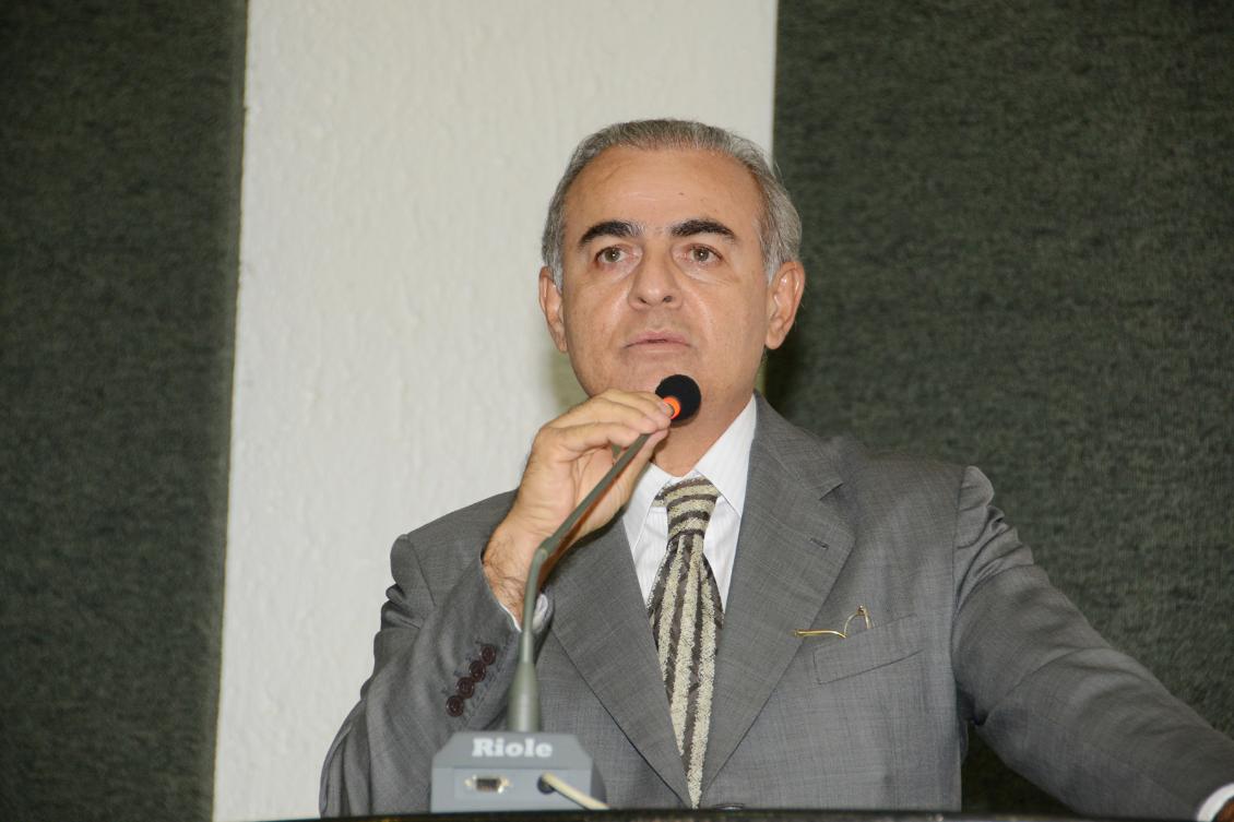 Deputado Paulo Mourão em busca de alternativas para crise financeira do Tocantins 