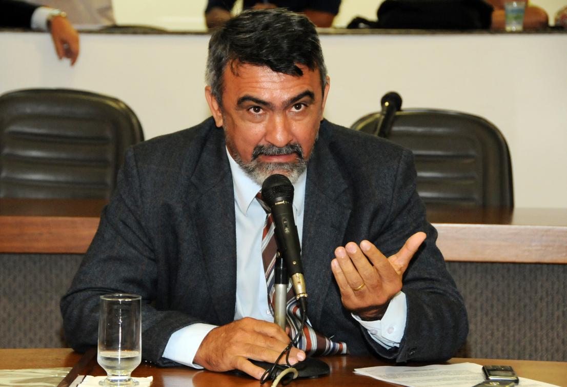 Dep Amélio, que preside a Comissão de Finanças