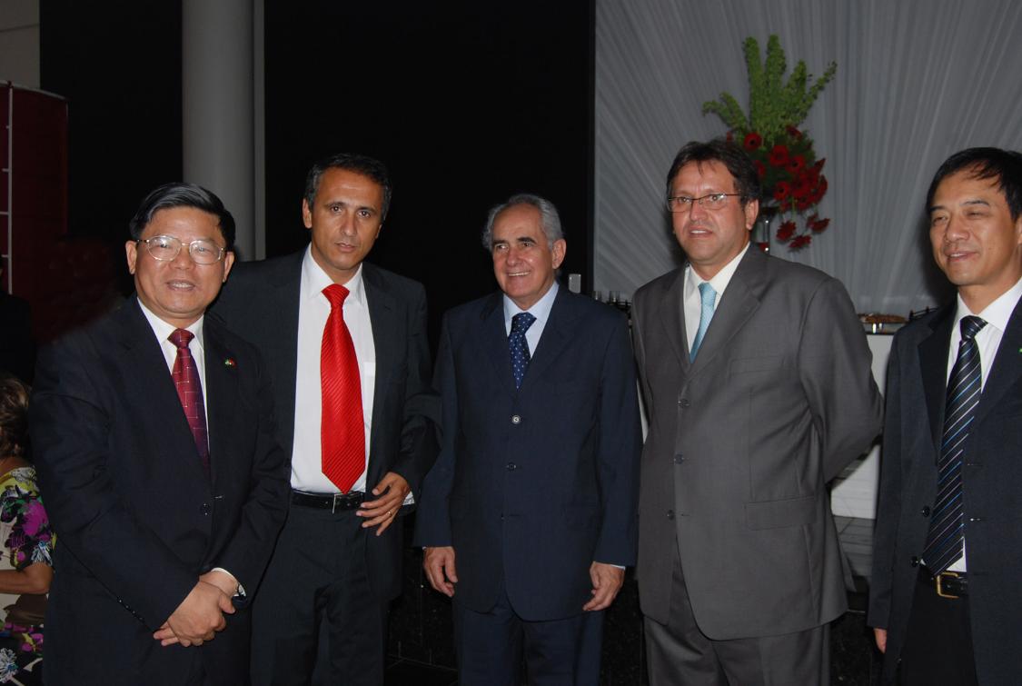 Carlos Gaguim com o embaixador e o governador