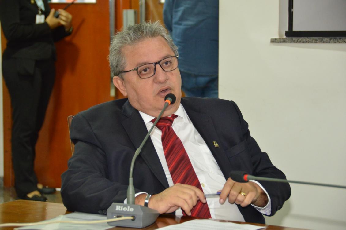 Deputado Jair Farias solicita apresentação de requerimentos ao Deputado Wiston Gomes