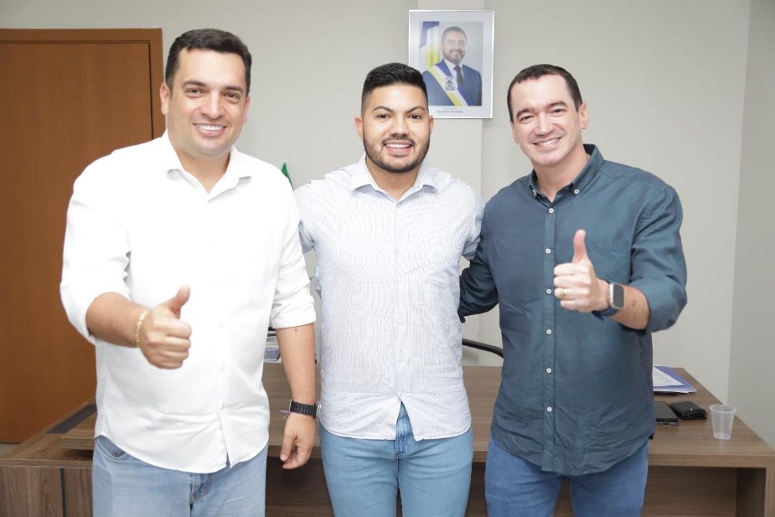 Deputado Gutierres Torquato, Secretário Atos Gomes e Deputado Alexandre Guimarães