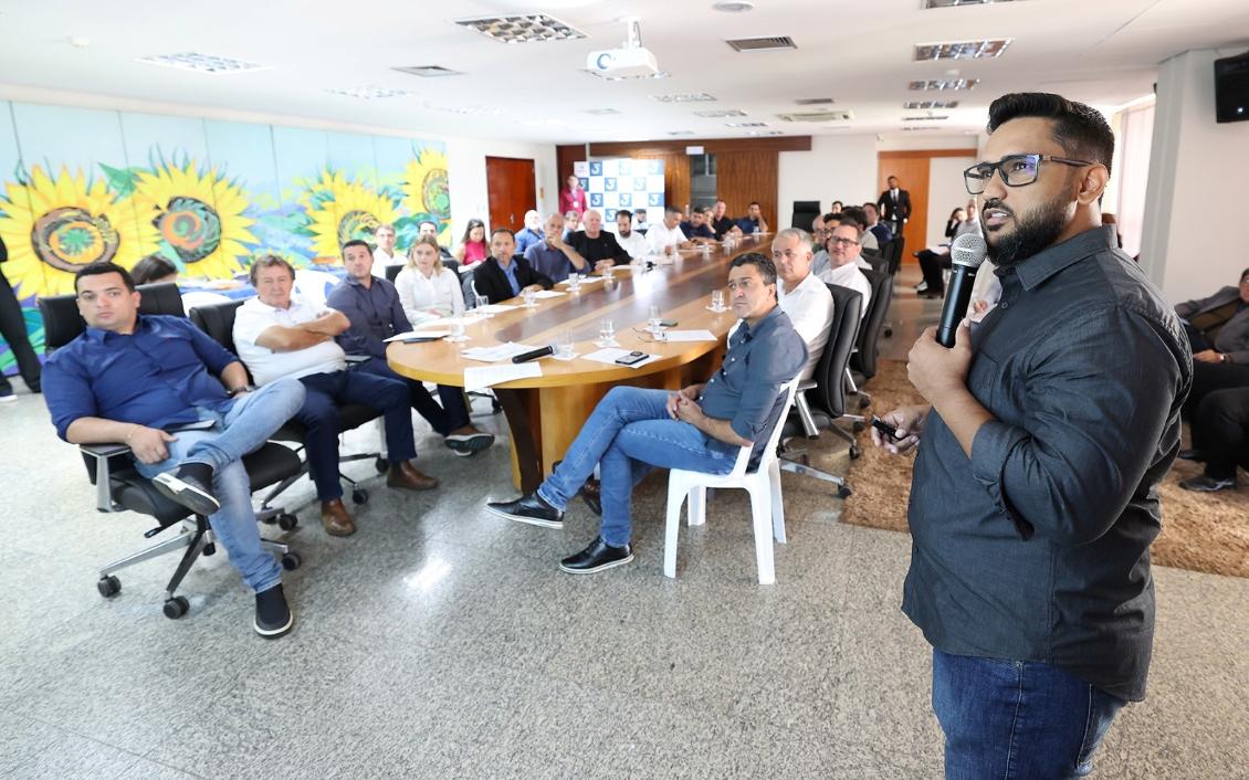 Especialista em Política Agrícola, Thiago Rocha, ministra palestra sobre Moratória da Soja