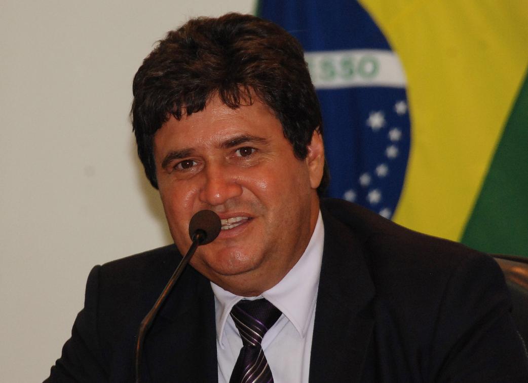 Presidente da AL, deputado Júnior Coimbra (PMDB)
