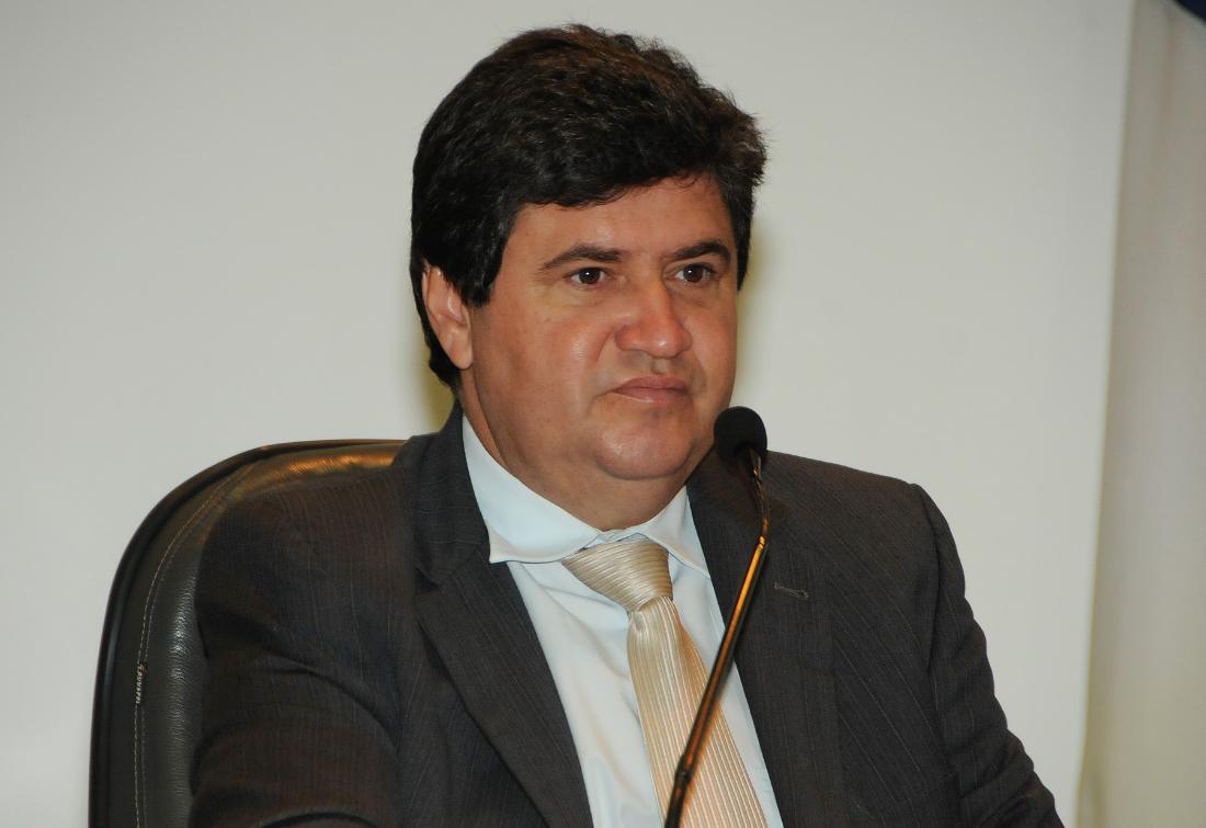 Presidente da Assembléia, deputado Júnior Coimbr