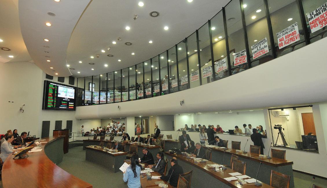 Deputados aprovam audiência pública para discutir orçamento 2014