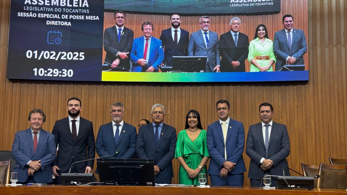 Membros da Mesa Diretora da Aleto durante posse