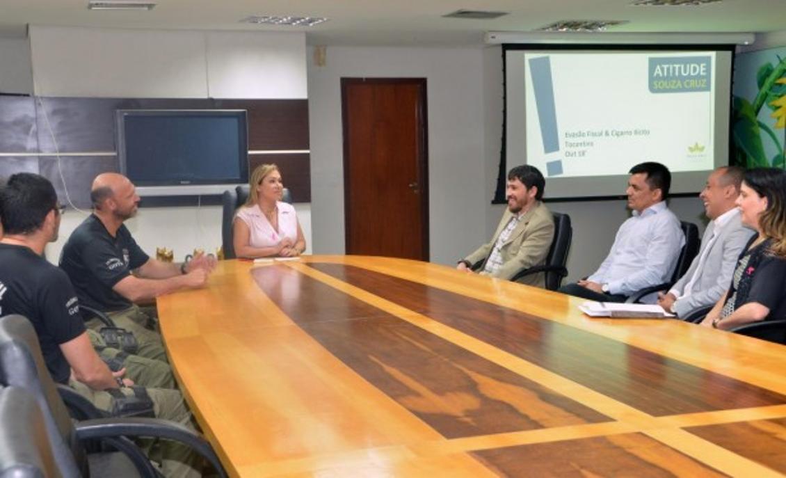 Luana promove parceria entre Souza Cruz e Polícia Civil