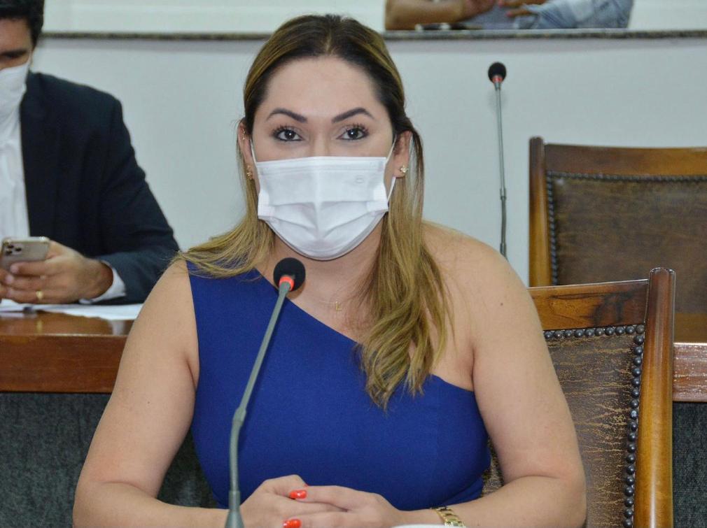Luana Ribeiro ressalta importância da vacinação. 