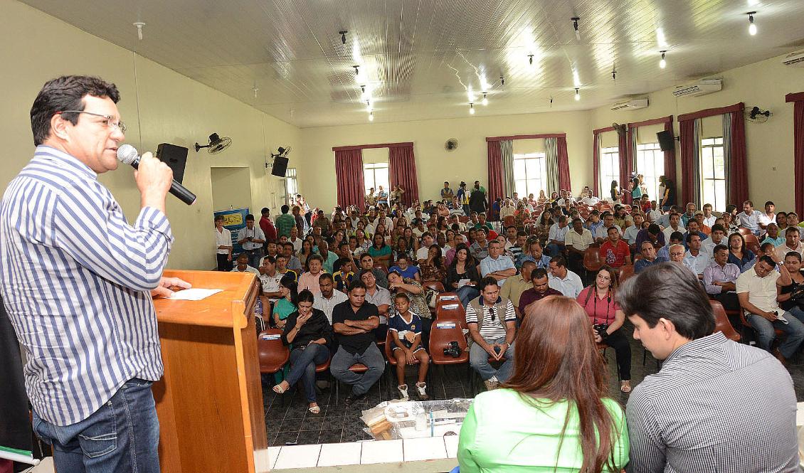 Deputados acompanham entrega de benefícios para os municípios da Região Sudeste do Tocantins