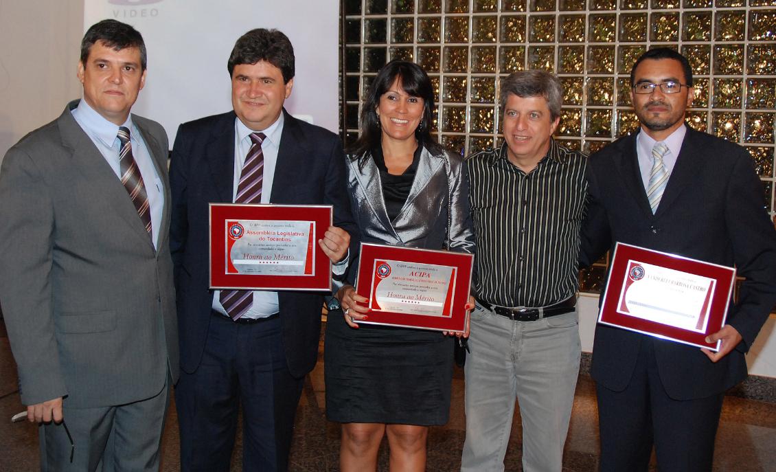Júnior Coimbra recebe prêmio pela Assembléia
