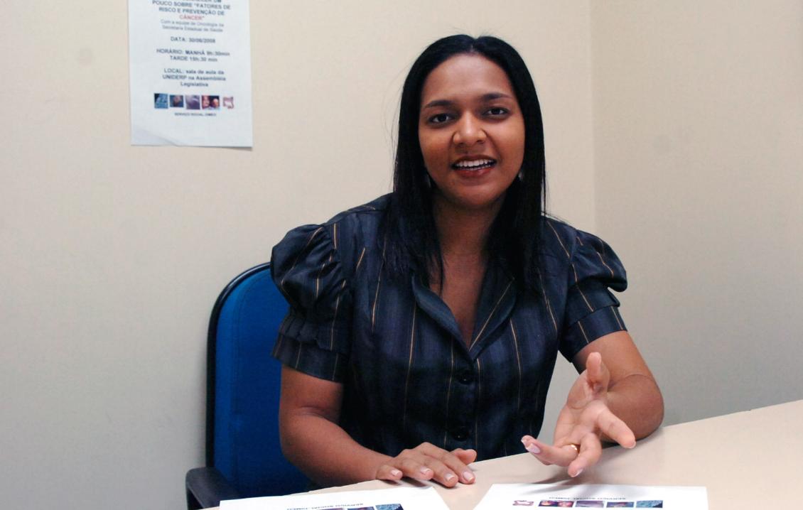 Lilian Fernandes da Cruz, assistente social