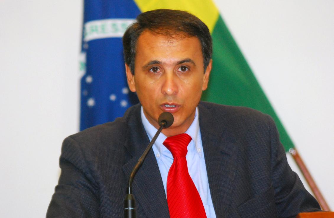 Presidente Carlos Gaguim é autor das matérias
