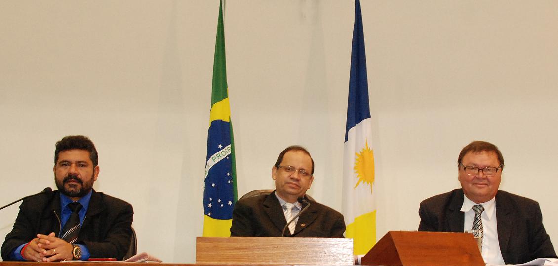 Eli Borges presidiu sessão